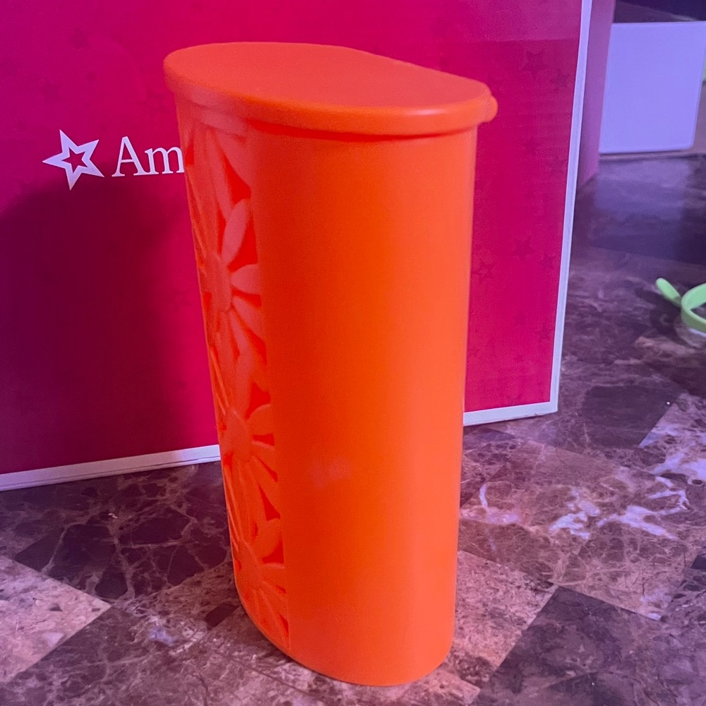 American girl doll Julie Albright Groovy bathroom accessories. New